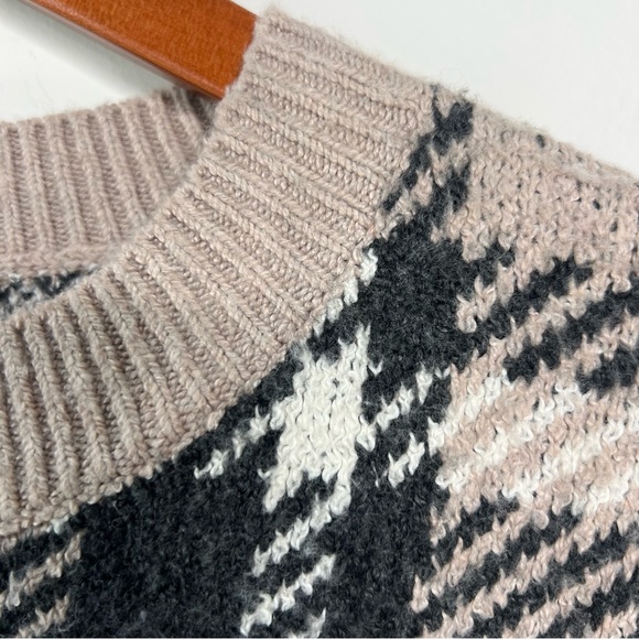 Christian Siriano black and tan plaid sweater with matching hat crewneck… - Picture 9 of 10